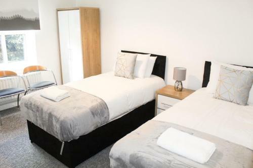 Two Bedroom Liverpool Apartment By Top House