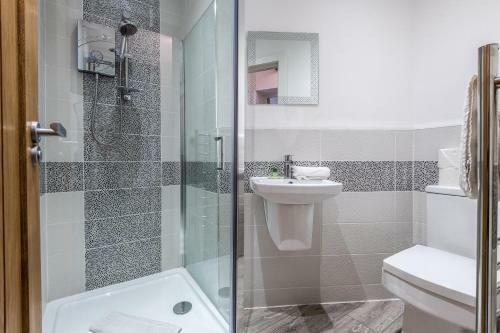Prestige Stay Aparthotel - Cavern Quarter Party Apartments