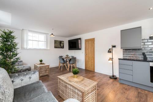 Prestige Stay Aparthotel - Cavern Quarter Party Apartments