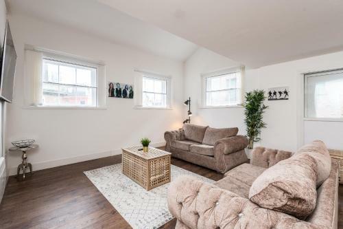 Prestige Stay Aparthotel - Cavern Quarter Party Apartments