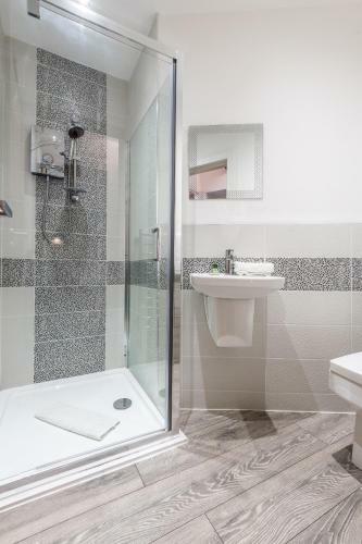 Prestige Stay Aparthotel - Cavern Quarter Party Apartments