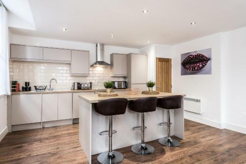 Prestige Stay Aparthotel - Cavern Quarter Party Apartments