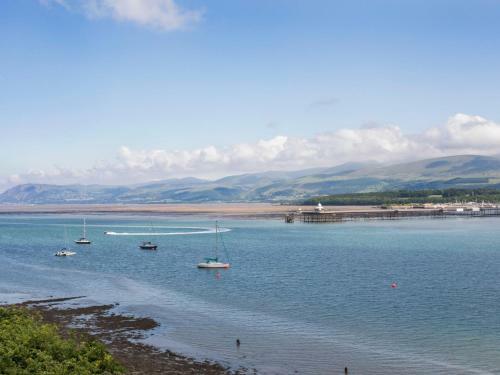 Glan Dwr Bach