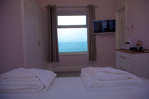 Hostal Carmel House