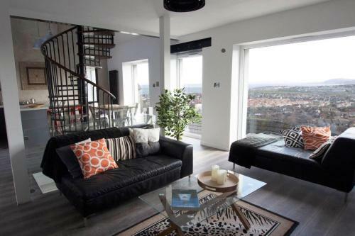 Detached House With Amazing Sea View By Llandudno