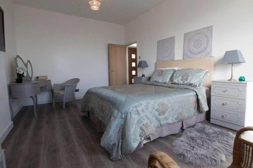 Detached House With Amazing Sea View By Llandudno