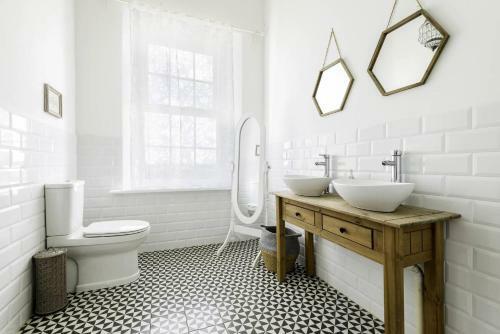 Peak Farmhouse
