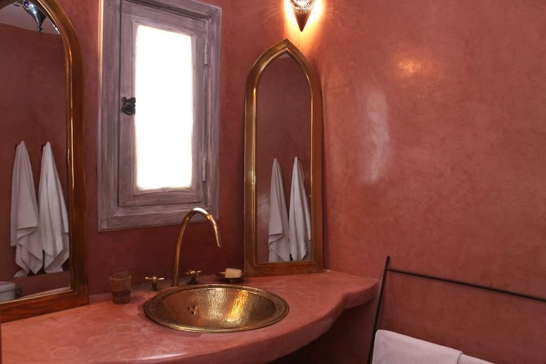 Riad O2
