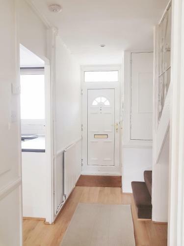 London Docklands Apartment