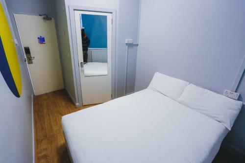 Via Limehouse Hostel