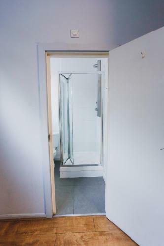 Via Limehouse Hostel