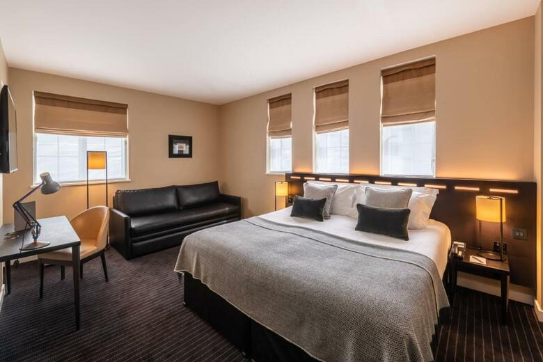 Hotel The Resident Victoria (Formerly The Nadler Victoria)
