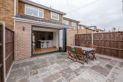 4 Sea View Walk Pakefield