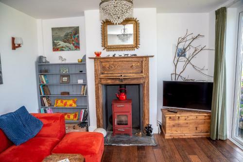 Western Watch - Sea Views, Pets Accepted, Sleeps 6