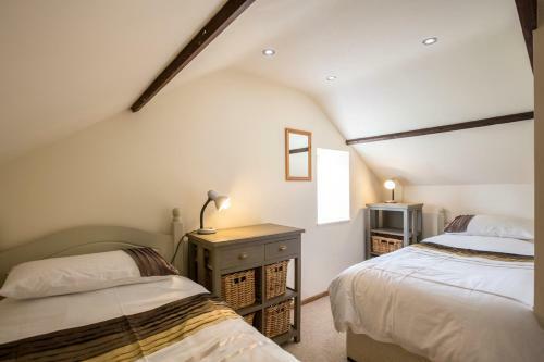 Long Sutton Villa Sleeps 13 With Pool