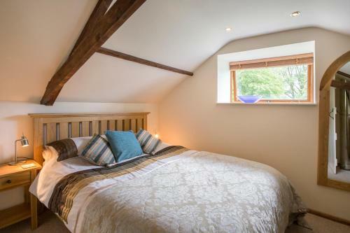 Long Sutton Villa Sleeps 13 With Pool
