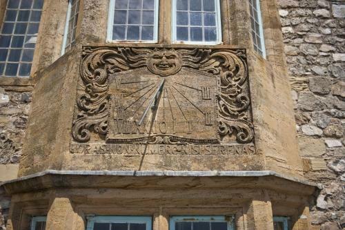 Sundial House