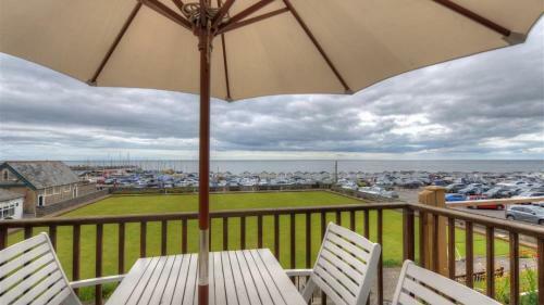 8 Bowling Green Chalets