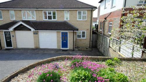 1 Studley Gardens