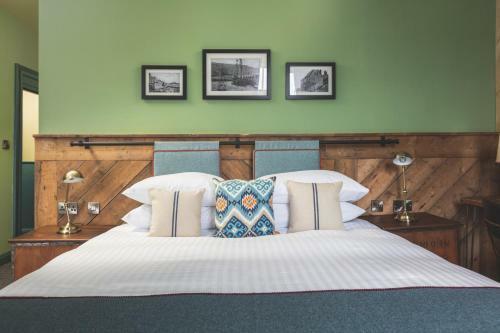 Posada Rock Point Inn