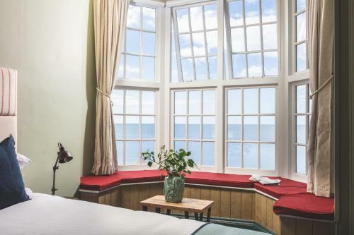 Posada Rock Point Inn
