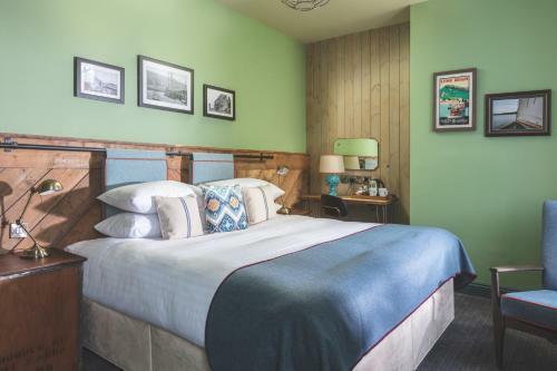 Posada Rock Point Inn