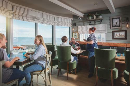 Posada Rock Point Inn