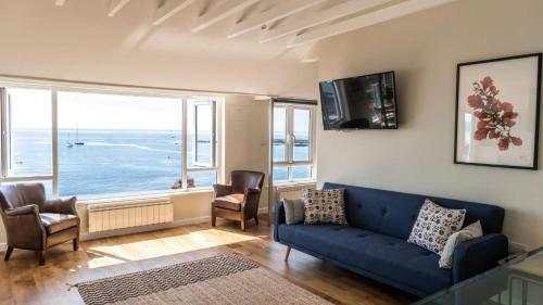 3 Beach Way House