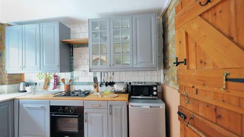 Bedrock Cottage