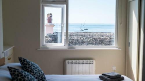 2 Beach Way House