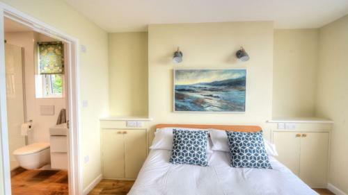 2 Beach Way House