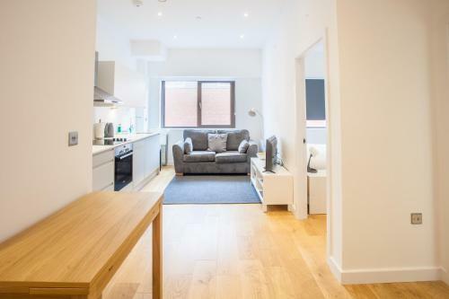Uber Modern & Convenient 4slp Apartment W Parking