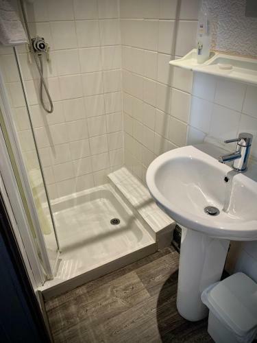 Hostal Yally Hotel