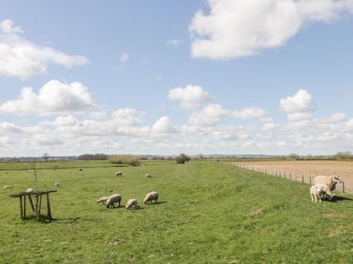 4 Bulmer Farm Lodge
