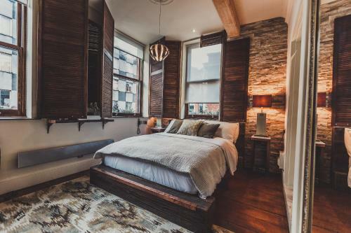 The Cow Hollow Hotel