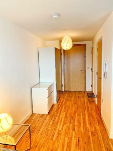 Modern Studio Apartment In Media City