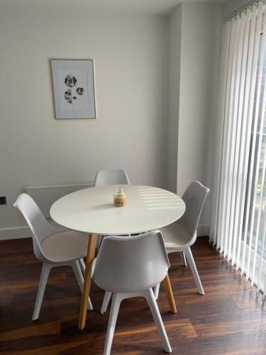 Modern 2 Bedroom Apartment In Manchester