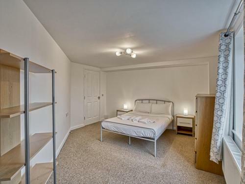 Pass The Keys Stylish & Homely Manchester Apartment