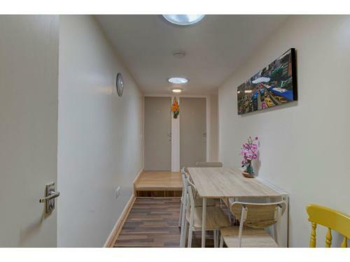 Apartamento Bright, Colourful & Charming Apt For 4, Manchester