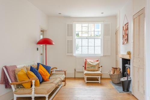 Beach House Moments From Margate Old Town & Beach