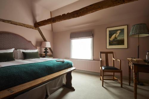 Hotel Crown And Anchor