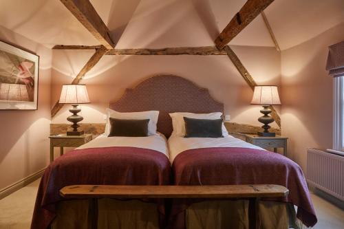 Hotel Crown And Anchor
