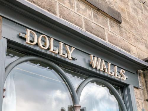 Dolly?s Sweet Shop