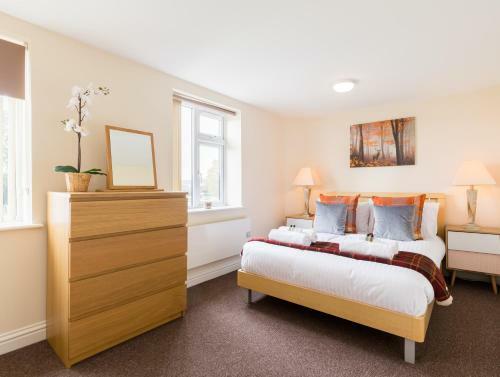 Stayford Apartments, Meriden - Near Nec