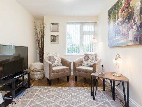 Stayford Apartments, Meriden - Near Nec