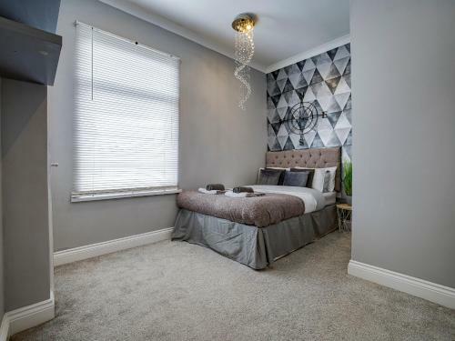 Haddon House Sleeps 7 - Workstays Uk
