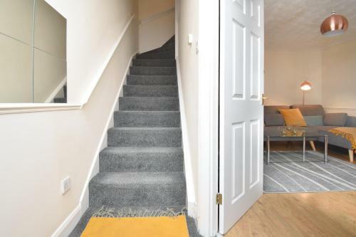 Contractor Accommodation- Central Mk Location Spacious Garden Fast Wifi Parking