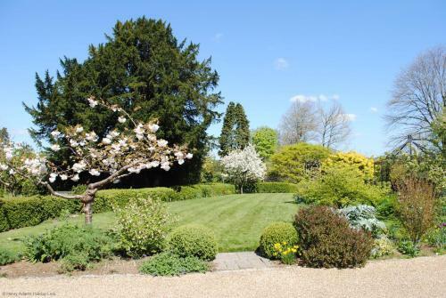 8 Angel Yard, Midhurst