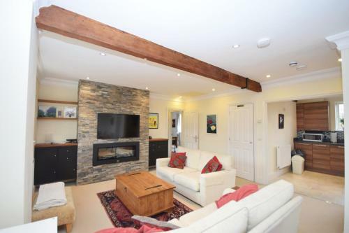 8 Angel Yard, Midhurst