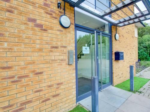 Delightful Apartment In Milton Keynes Near Snozone
